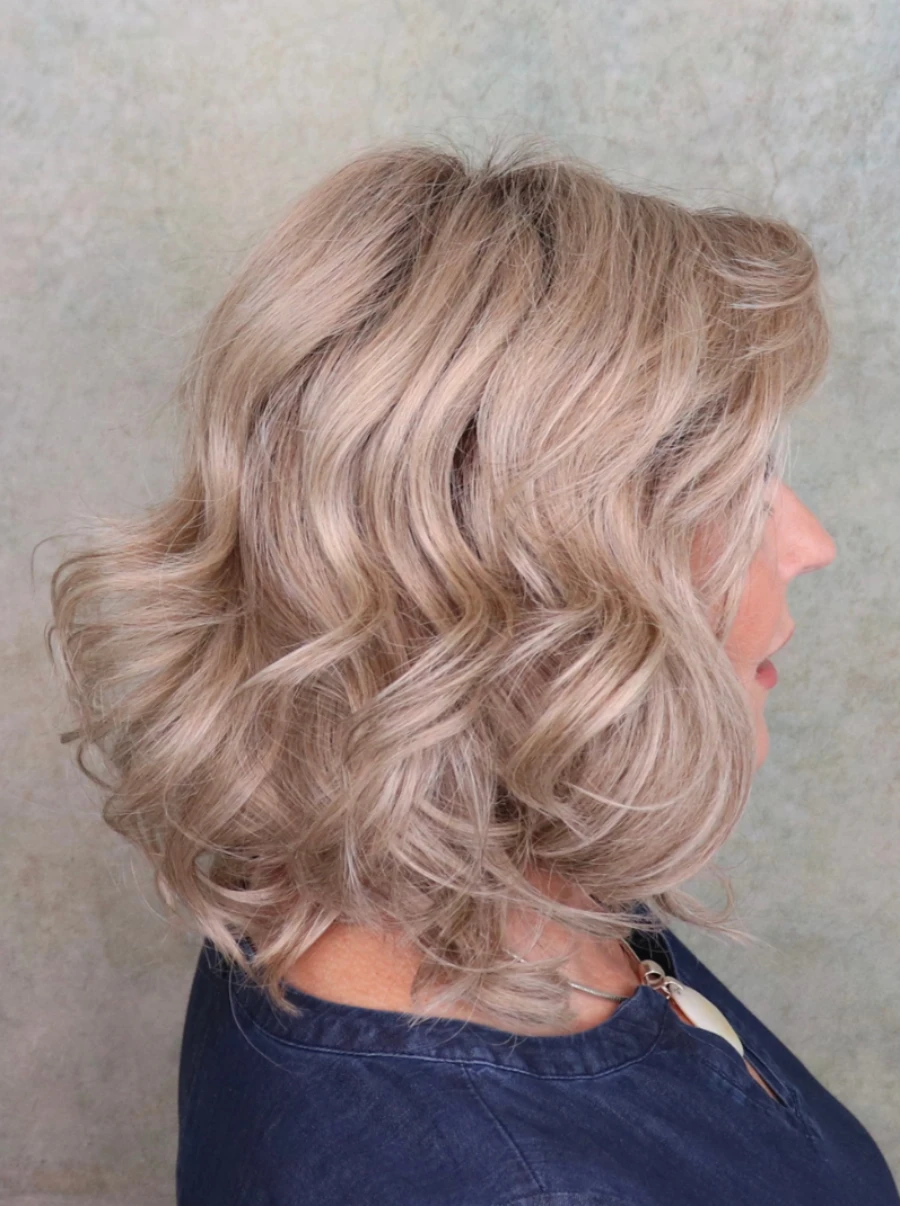 Editor's Pick Elite Wig By Raquel Welch | Hand-Tied 14 Editor's Pick Elite Wig By Raquel Welch | Hand-Tied - Image 12