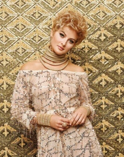 Acclaim Wig By Gabor | Petite Cap -Wig Promotion Shop GB Acclaim GoldenAnniversary Model Front2 c98f2d7d 115b 4b5b a08a 0dc54498a30a