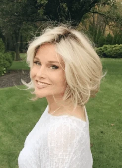 Upstage Wig By Raquel Welch | Petite Cap -Wig Promotion Shop IMG 7803 9042c63c a375 4752 8c39 ffa7c1d77965