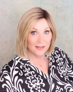 Lia II Wig By Ellen Wille | Mono Part -Wig Promotion Shop LiaEWSaharaBeigeRFront