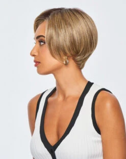 Heard It All Wig By Raquel Welch 30 Heard It All Wig By Raquel Welch -Wig Promotion Shop RW HeardItAll Model Side5